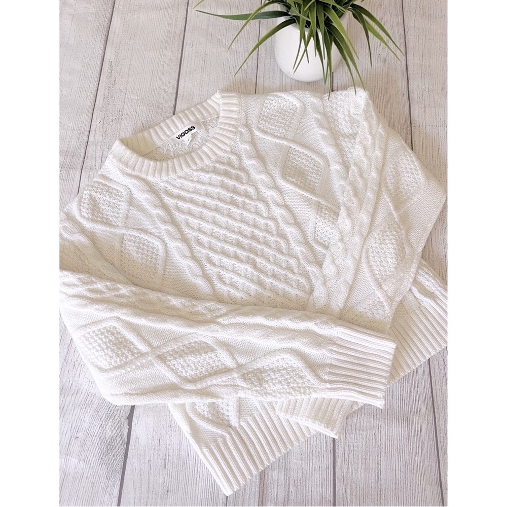 Vigoss white cable knit crew neck sweater NWT S - Picture 3 of 10